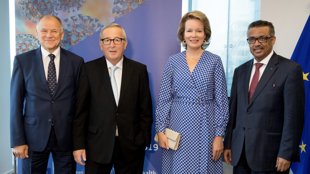 Vytenis Andriukaitis, Jean-Claude Juncker, Mathilde, Queen of the Belgians, and Tedros Adhanom Gebreyesus auf dem Impfstoffgipfel. Quelle: EU-Kommission